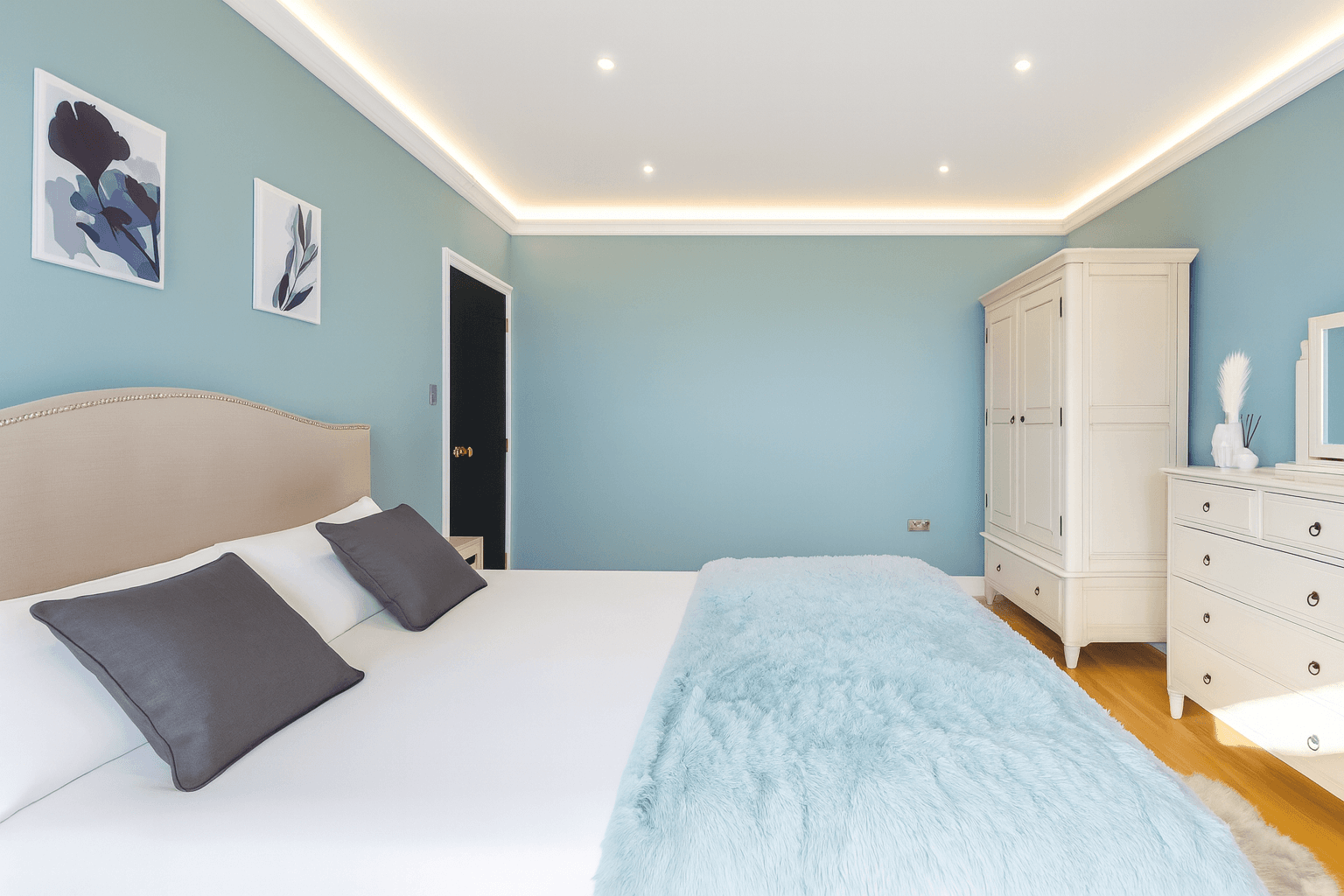 The Aquamarine Room 2