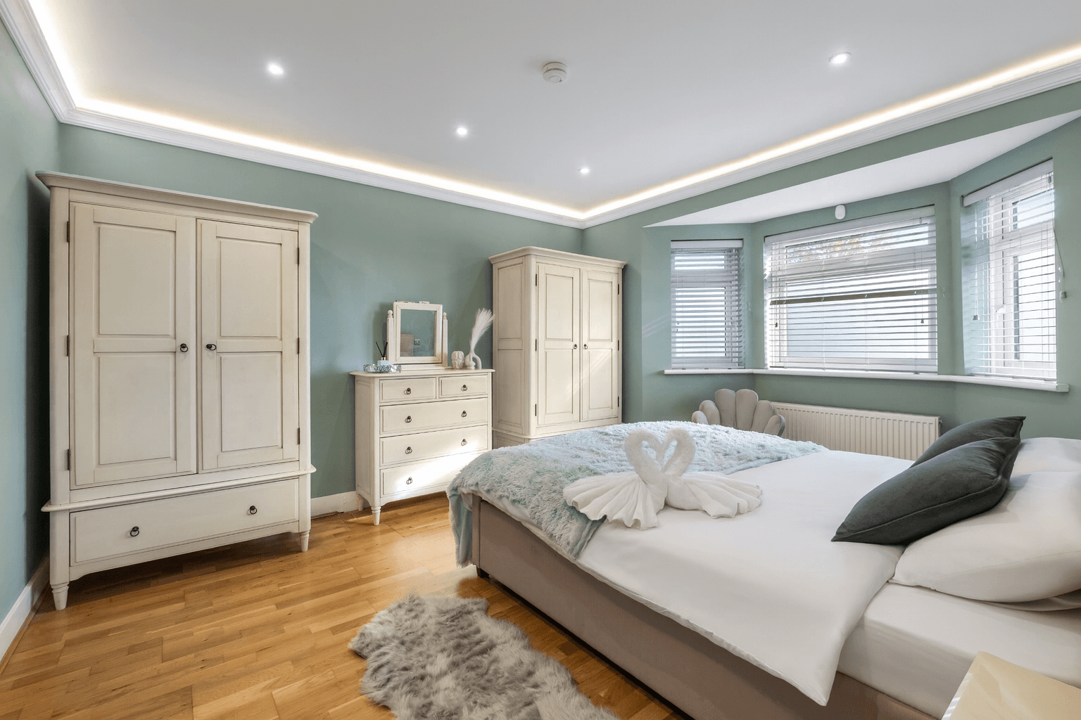 The Aquamarine Room 4