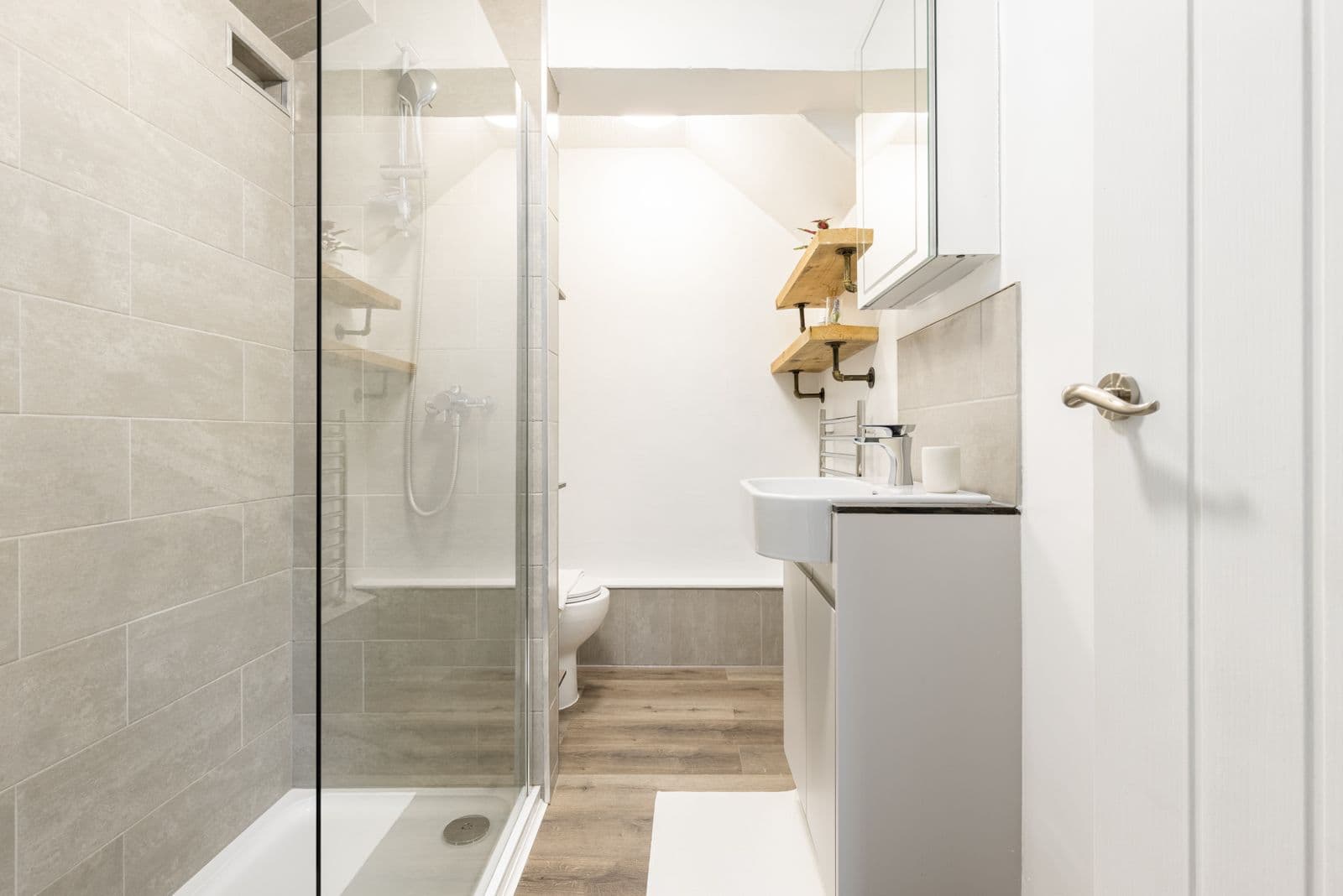 Stylish 1-Bed Apartment by Pimlico Station 2